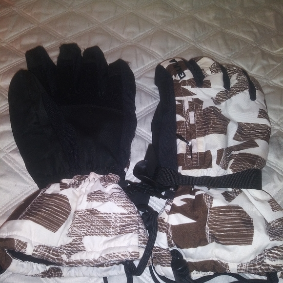 It's that Time! Patterened Bula Winter and/or Snowboard Gloves Women's Size:L - Picture 6 of 6